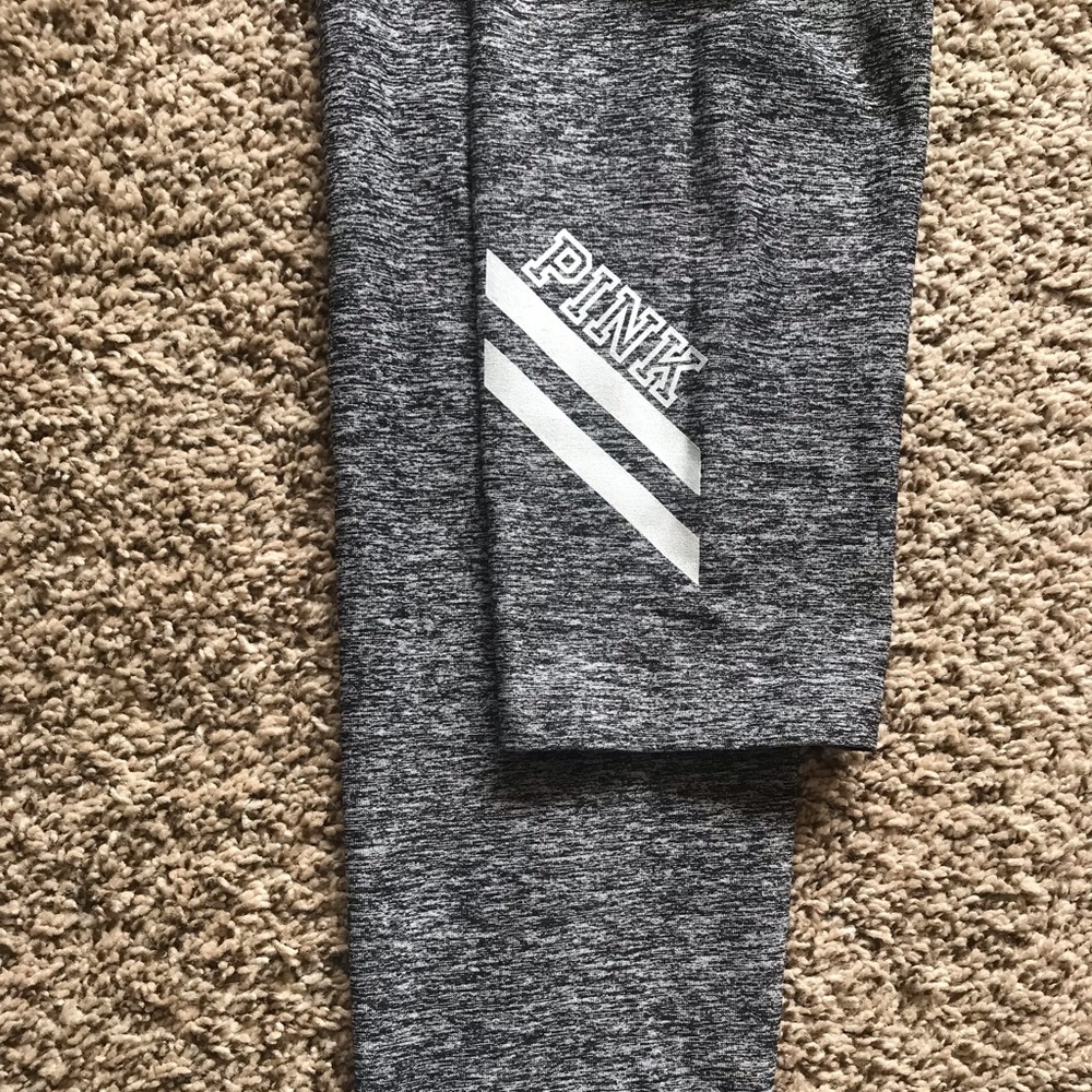 ⚡️ PINK ⚡️Victoria Secret ⚡️ Yoga Pant •Large• VS